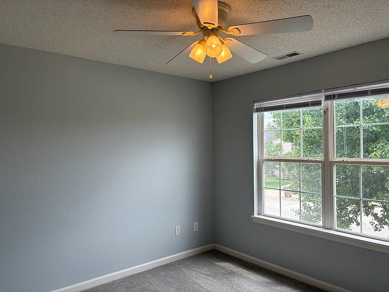 2396 Meadow Bend Dr — Photo 9