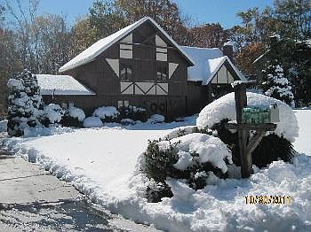 2nd image of 10 Alpine Dr