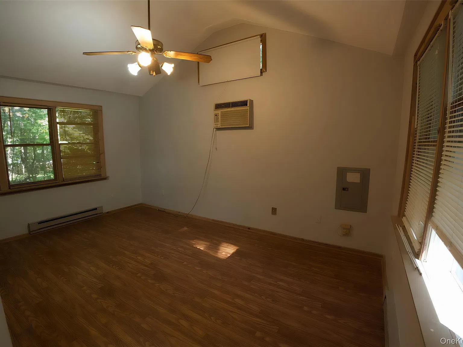 Studio, 1.0 bath, 350 sqft, $1,400 — Photo 3