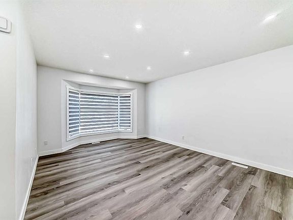 3rd image of 3504 W 33rd St SE