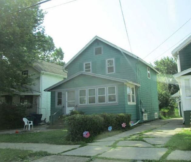 2nd image of 131 Dunlop Ave