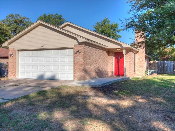 1307 Hardwood Ln, College Station, TX 77840