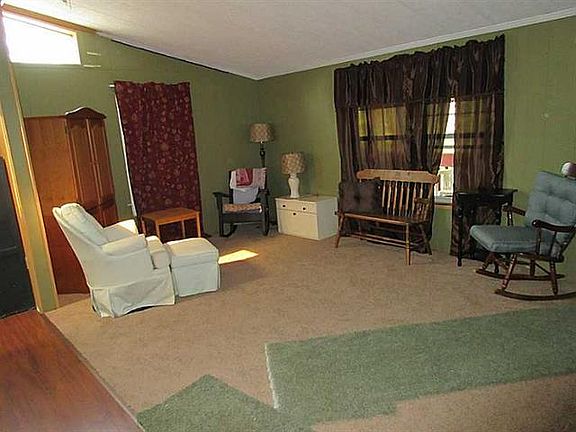 3rd image of 355 Willow Dr