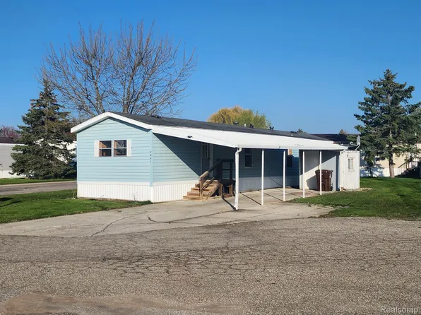 7361 Queens Ct, Alma, MI 48801