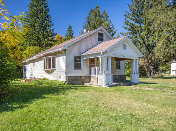 239 N Williamson Rd, Blossburg, PA 16912