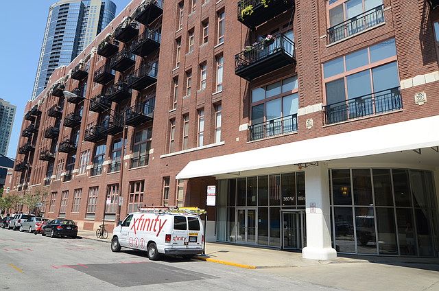 1st image of 360 W Illinois St APT 3B