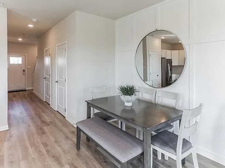 5 Alexander Way #5 — Photo 3