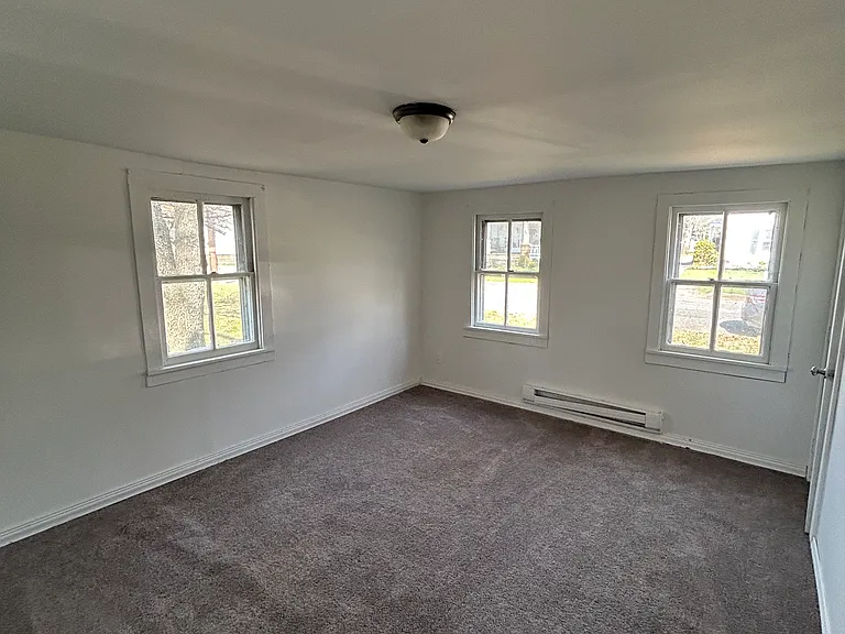 938 Union St — Photo 5
