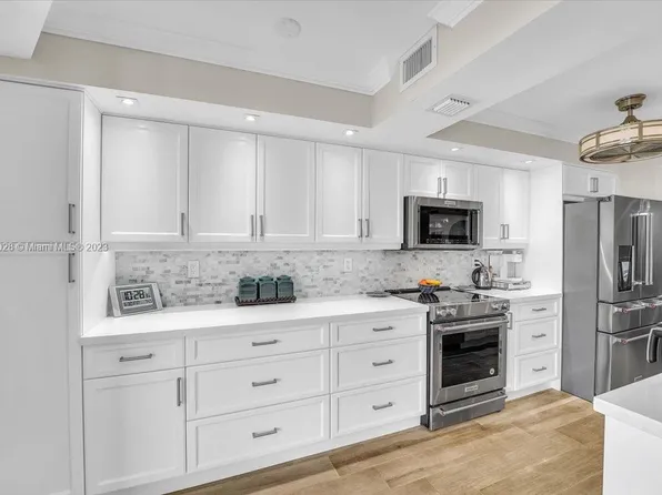 4000 Towerside Ter APT 1507, Miami, FL 33138