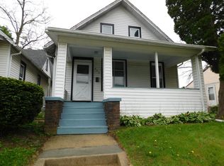 405 W American St, Freeport, IL 61032