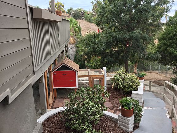 4th image of 355 Woodman St