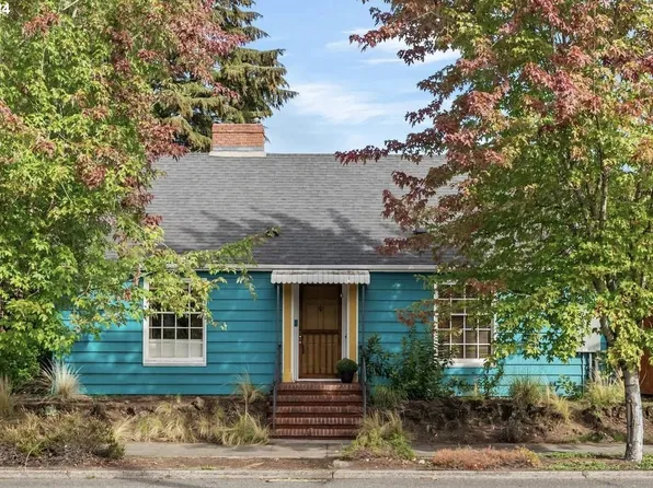 4909 NE Halsey St, Portland, OR 97213