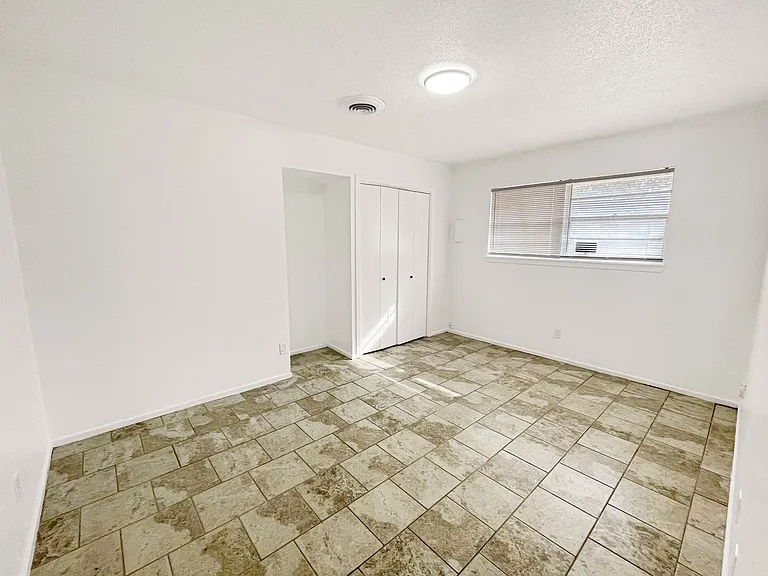 2612-2614 E Sunset Cir — Photo 7