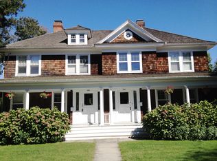 208 Elm St, Southampton, NY 11968