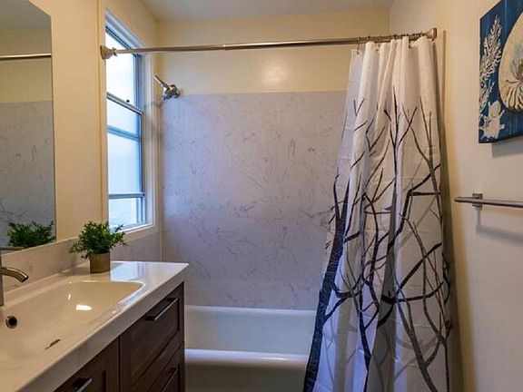 4th image of 244 Fair Oaks St