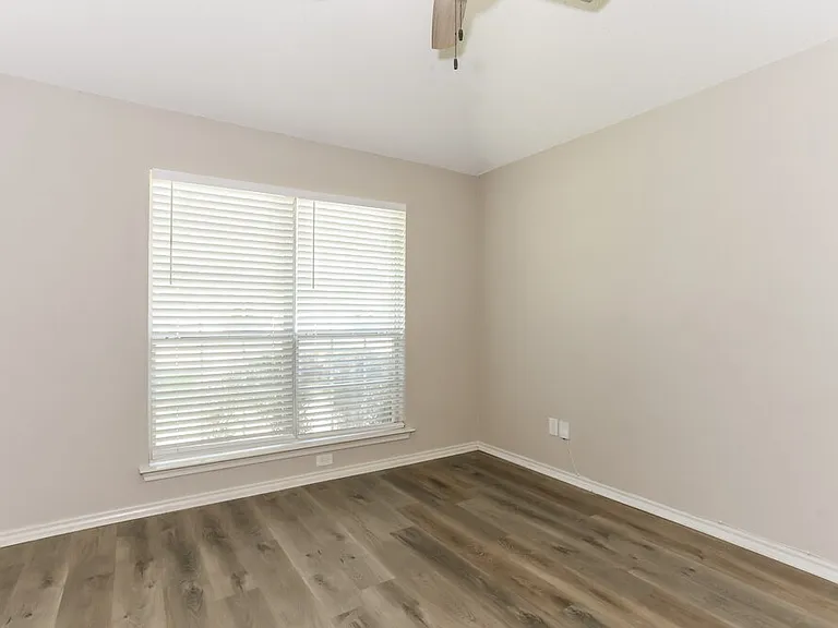 1512 Fern Dr — Photo 13