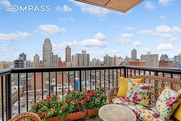 Sold by Compass | media 5