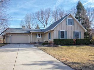 856 Latham Pl, Cedar Falls, IA 50613