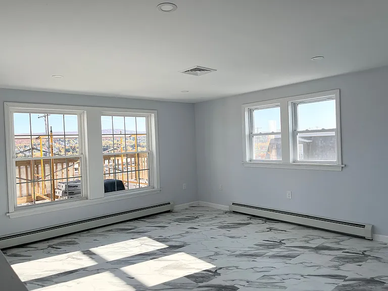 1312 S Main Ave #6 — Photo 5