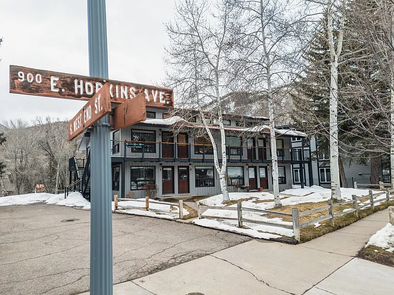 900 E Hopkins Ave #2 — Photo 15