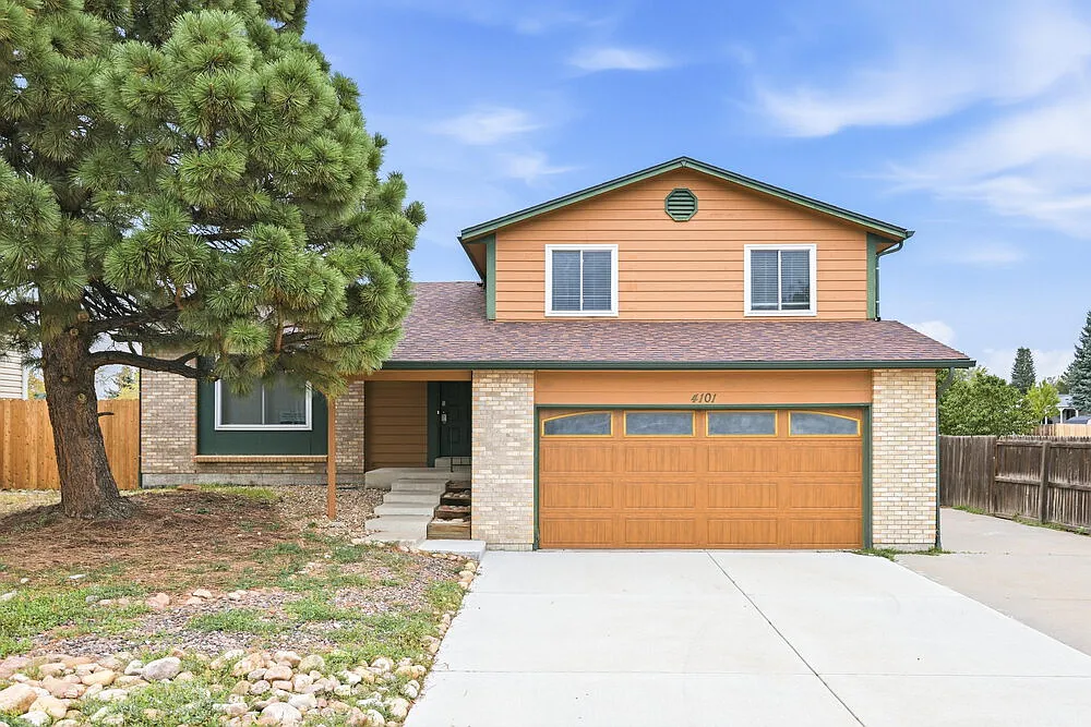 3 bed, 2.5 bath, 2030 sqft, $2,720 — Photo 1