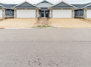 1727 Red Clover St, Holmen, WI 54636