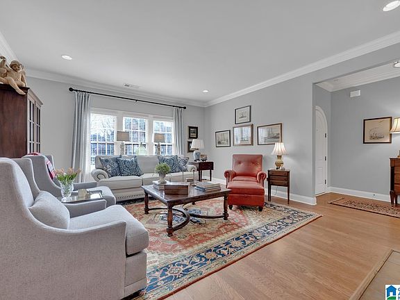 4th image of 2221 Ross Ave