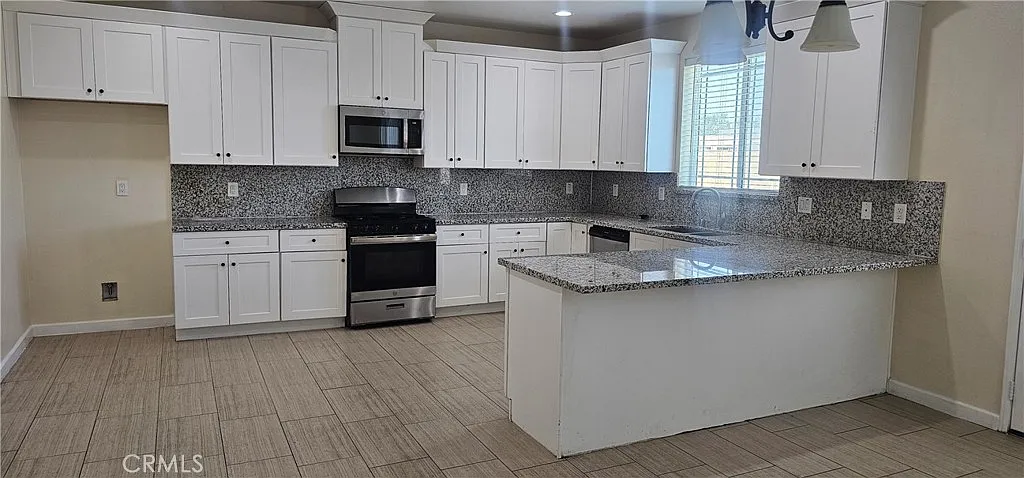3 bed, 2.5 bath, 2201 sqft, $3,300 — Photo 3