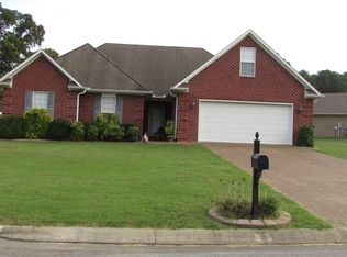 6051 Creekside Dr, Milan, TN 38358