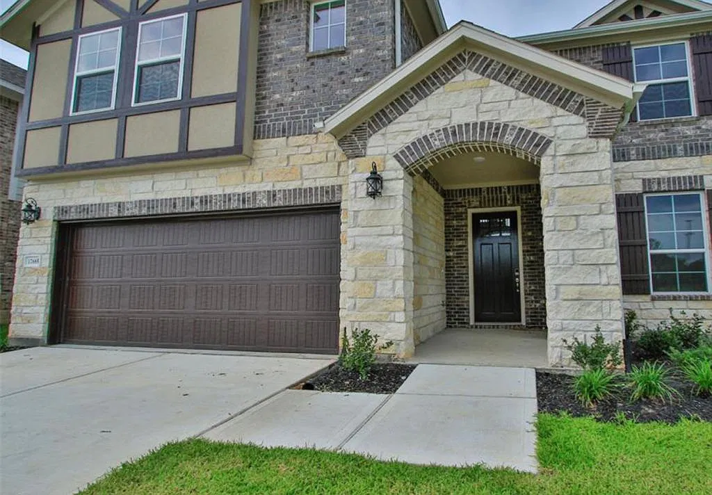 4 bed, 3.5 bath, 3500 sqft, $3,500 — Photo 3