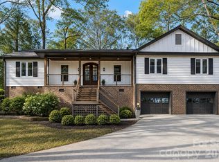 16 Tanglewood Rd, Lake Wylie, SC 29710