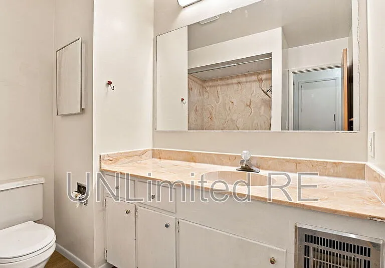 1410 N Inverrary Way — Photo 13