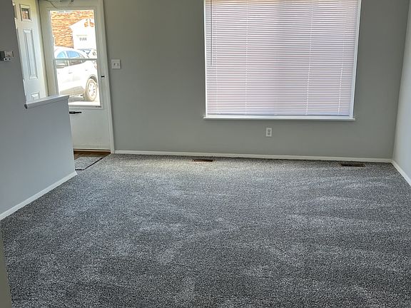 2nd image of 508 Cleveland Rd W