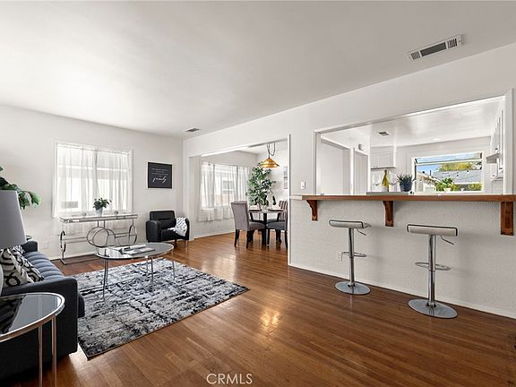 4th image of 3702 N Studebaker Rd