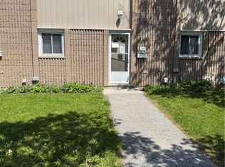 25 Upper Canada Dr #30, Kitchener, ON N2P1G2