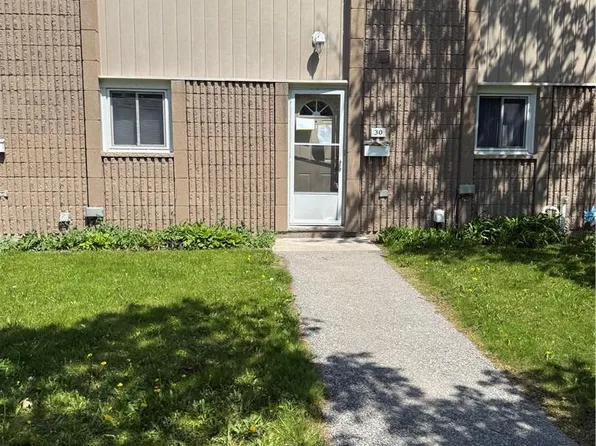 25 Upper Canada Dr #30, Kitchener, ON N2P 1G2