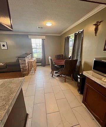 5th image of 832 Dolphin Ct