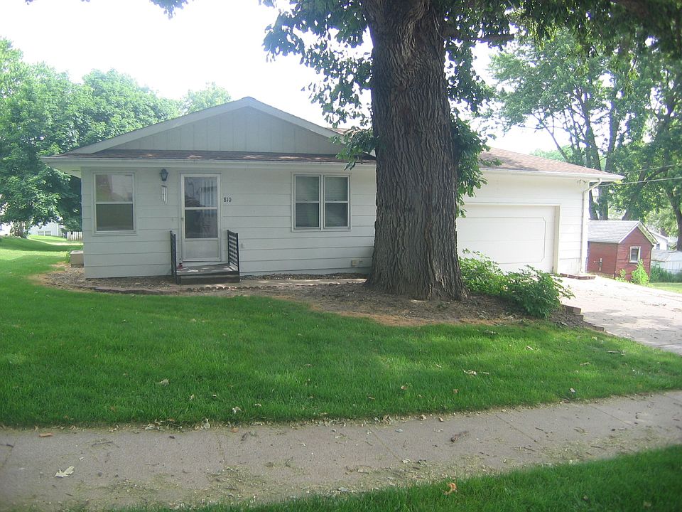 1st image of 810 4th St