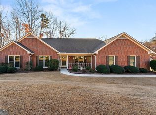401 Tenterden Curv, Peachtree City, GA 30269