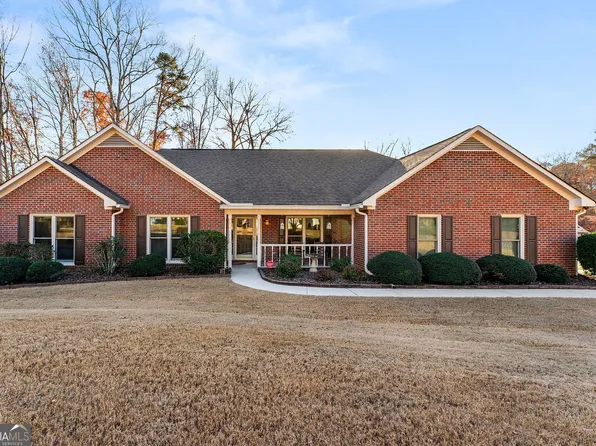 401 Tenterden Curv, Peachtree City, GA 30269
