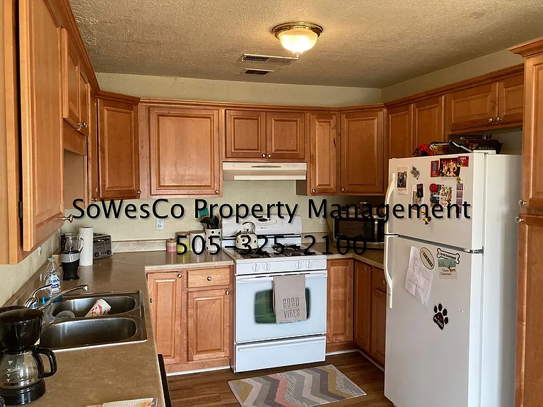 2408 1/2 Hutton Ave — Photo 4