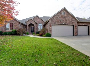 1002 W Glacier Ct, Nixa, MO 65714
