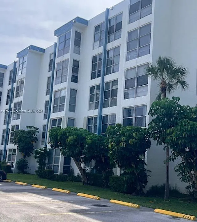17570 Atlantic Blvd #401