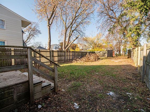 Fully fenced back yard