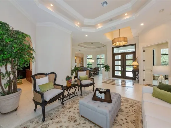 11238 Five Oaks Ln, Naples, FL 34120