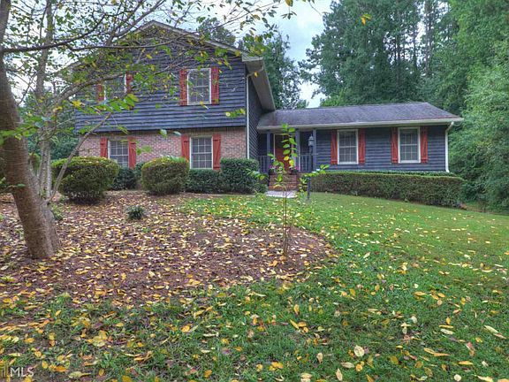 2nd image of 615 Knollwood Cir SE