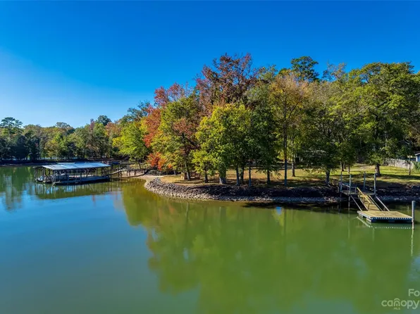 4435 River Oaks Rd, Clover, SC 29710