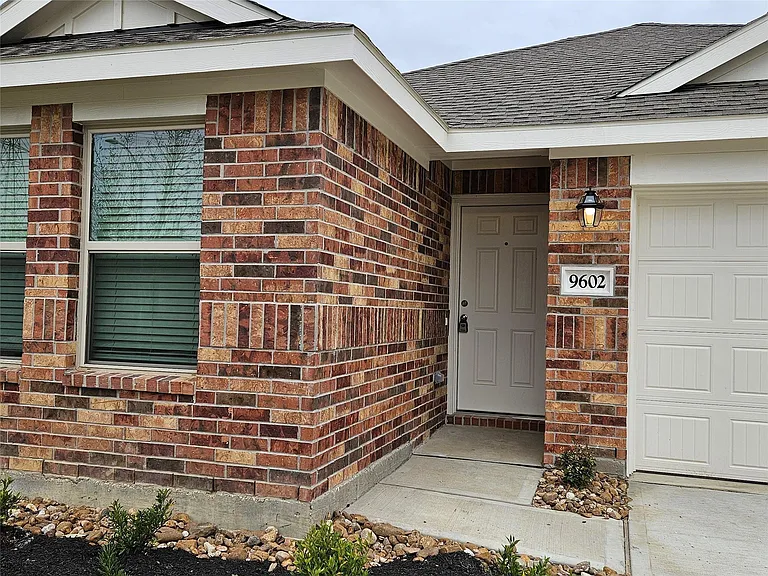 9602 Atwood Lake Dr — Photo 2