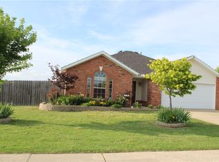 2318 SW 15th St, Bentonville, AR 72712