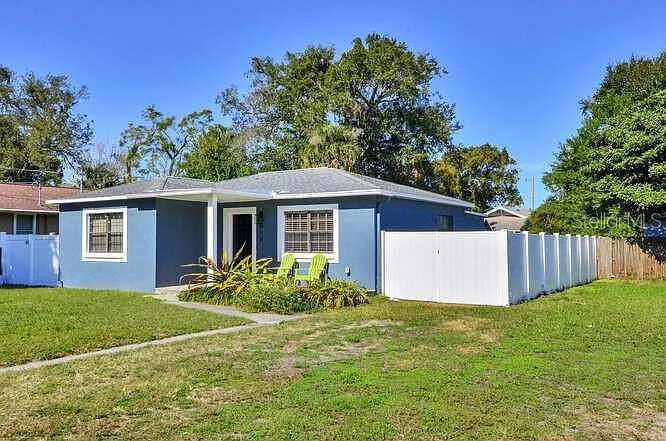 2 bed, 1.0 bath, 864 sqft, $1,950 — Photo 2